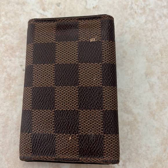 Louis Vuitton Key Holder - Picture 4 of 4